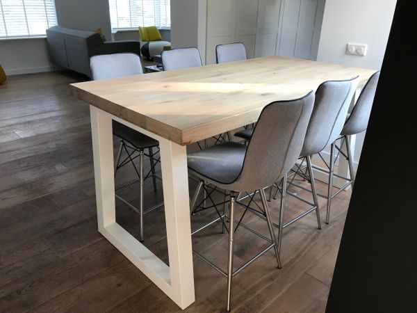 Hoge eettafel op maat