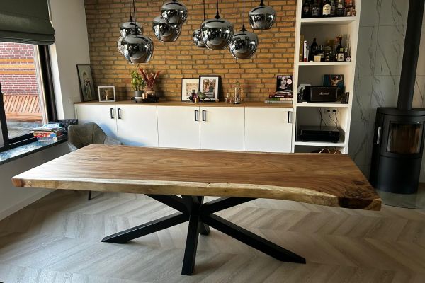 Zwarte spinpoot boomstamtafel kopen