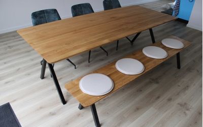 Eiken tafel met bankje