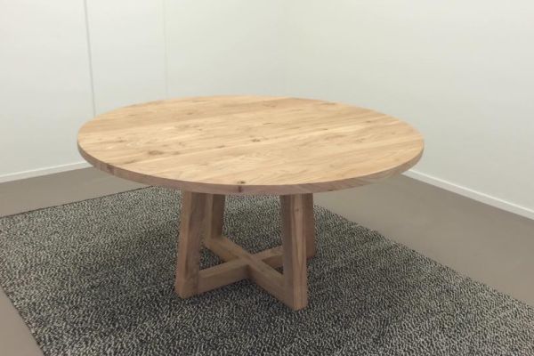 ronde tafel van hout