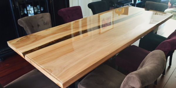 Omhulde epoxy tafel kopen