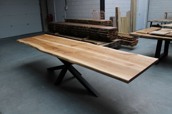 smal eettafel met ster poot