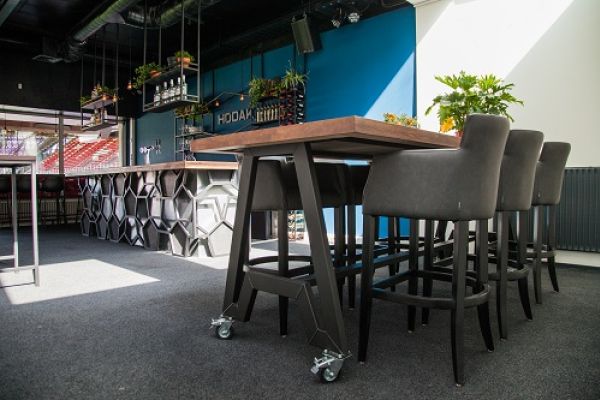 Hoge werk tafel laten maken