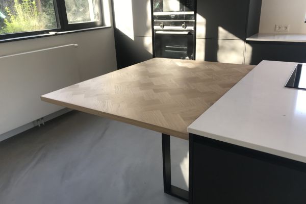 Hoge eettafel 