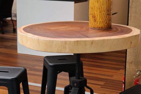 Ronde boomstam eettafel met onderstel