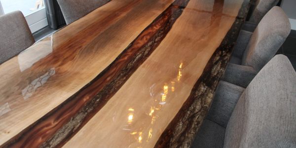 Omhulde epoxy tafel kopen