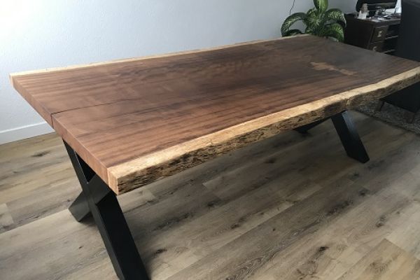 Iroko boomstam eettafel