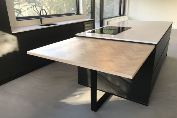 Hoge eettafel op maat
