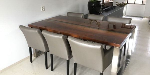 Omhulde epoxy tafel kopen