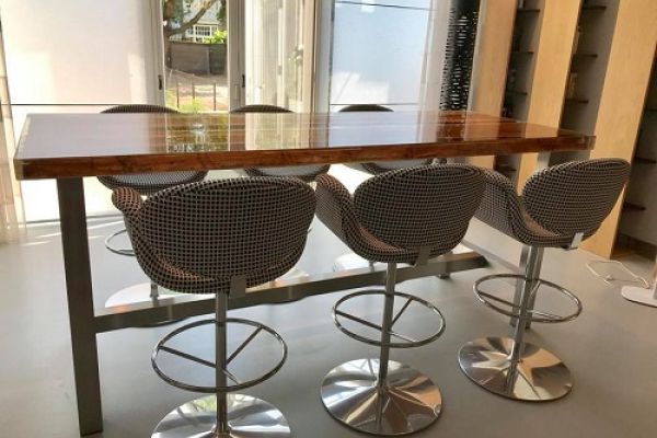 Hoge eettafel op maat