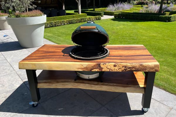 boomstam tuintafel met bbq