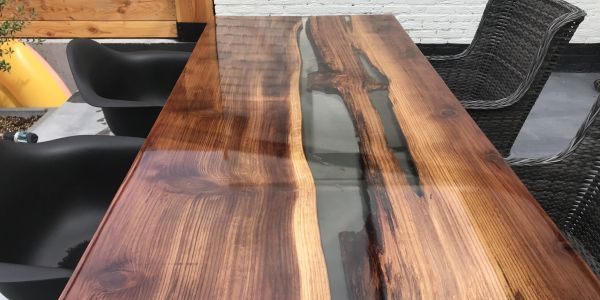 Omhulde epoxy tafel kopen