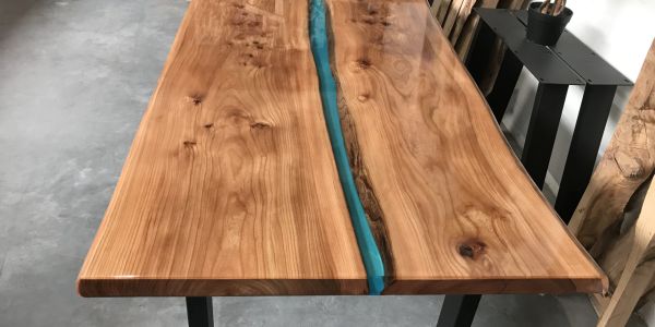 Omhulde epoxy tafel kopen