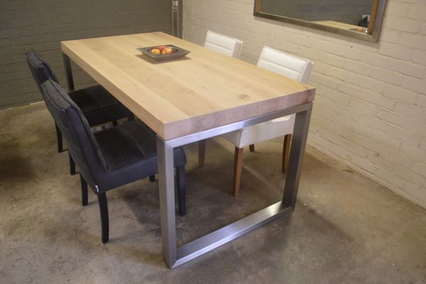 robuust eiken tafel op maat